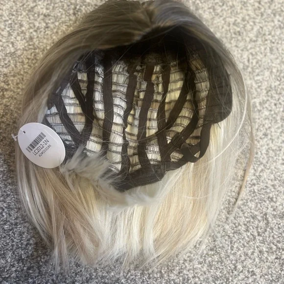 Bob wig - Picture 4 of 4